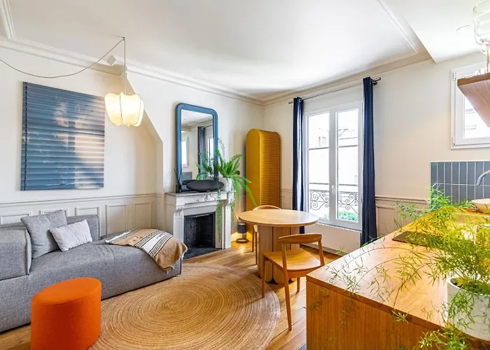 Trendy Staycation In Saint-Mande